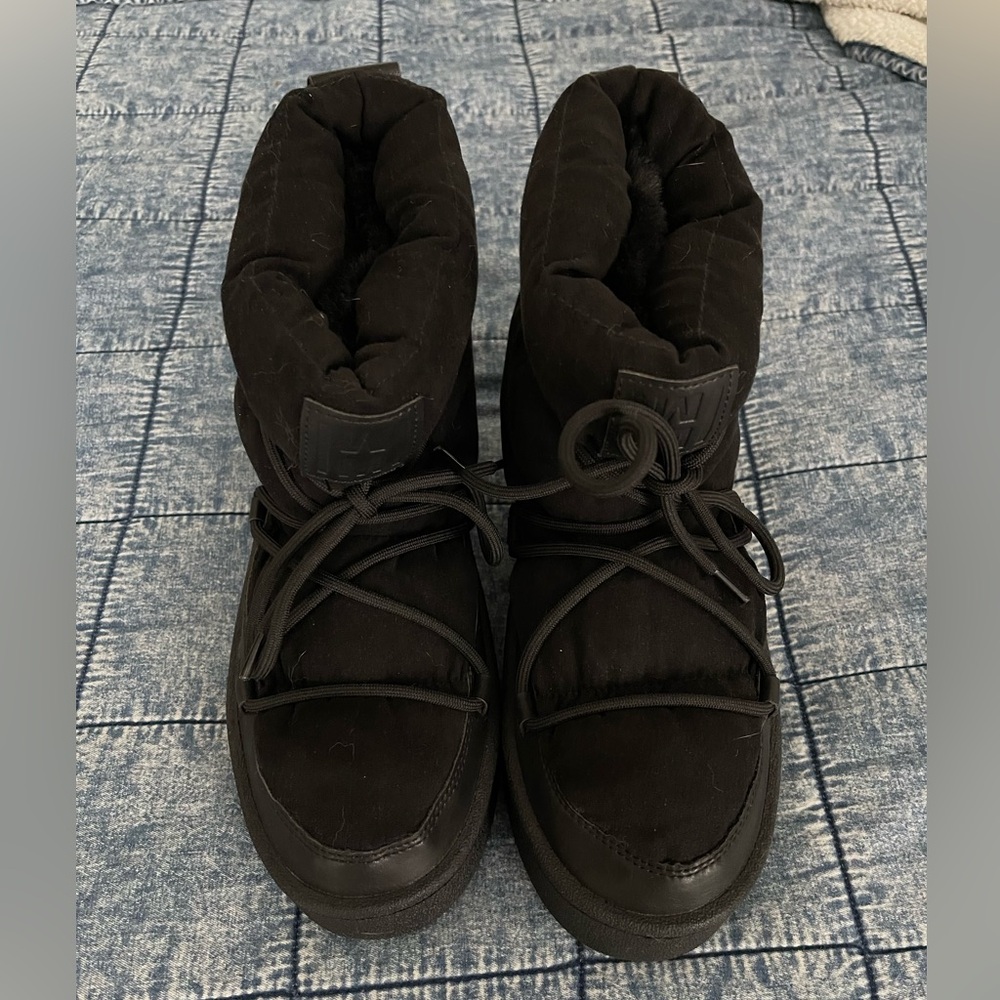 H&M Laced Padded Boots - Picture 2 of 5